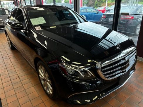 Used 2019 Mercedes-Benz E 300 4MATIC w/ Driver Assistance Package image 1