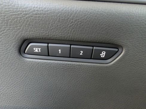 Used 2023 Cadillac XT6 Premium Luxury image 9