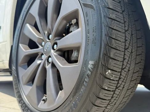 Used 2019 Jeep Cherokee High Altitude AWD/4WD image 8