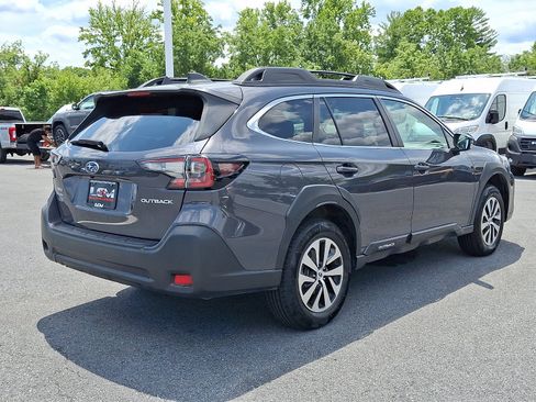 Used 2024 Subaru Outback Premium AWD/4WD image 5