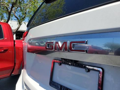 Used 2023 GMC Yukon Denali w/ Denali Reserve Package image 6