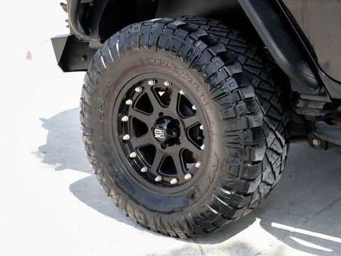 Used 2013 Jeep Wrangler Unlimited Rubicon w/ Connectivity Group AWD/4WD image 55