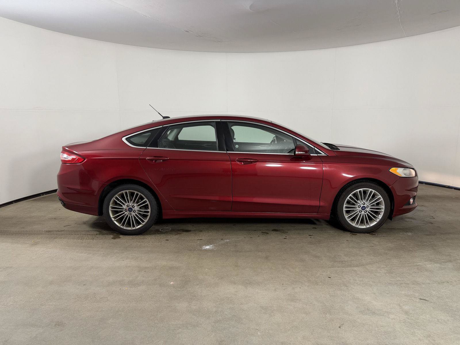 Used 2016 Ford Fusion SE w/ Equipment Group 202A AWD/4WD image 6