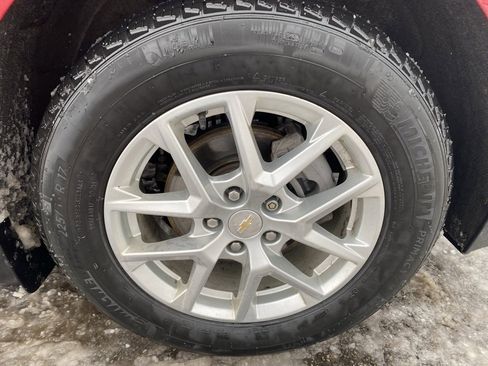 Used 2023 Chevrolet Equinox LT image 28