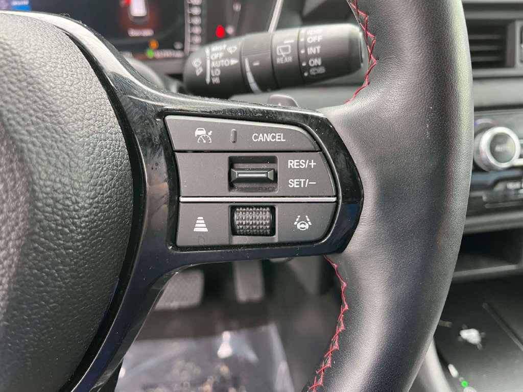 Used 2025 Honda Pilot Black Edition image 21