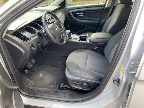 Used 2010 Ford Taurus SEL image 9