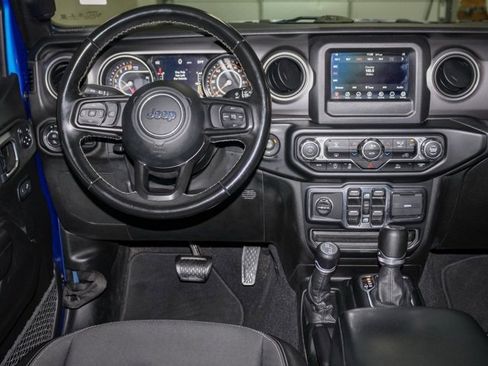 Used 2021 Jeep Gladiator Sport image 10