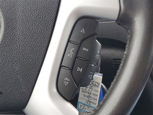 Used 2011 Chevrolet Traverse LT w/ Personal Connectivity Package image 21