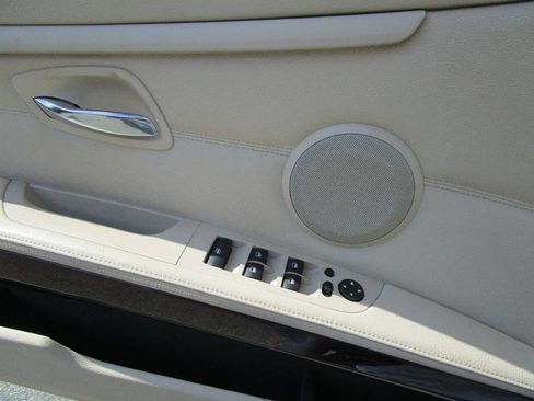 Used 2009 BMW 328i Convertible image 22