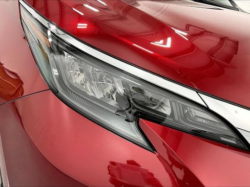 Used 2026 Toyota Sienna XLE FWD image 37