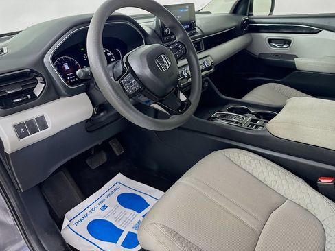 Used 2023 Honda Pilot LX image 10