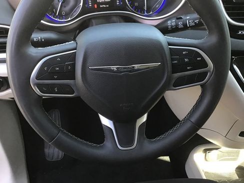 Used 2024 Chrysler Voyager LX FWD image 8