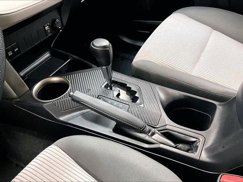 Used 2015 Toyota RAV4 LE image 20