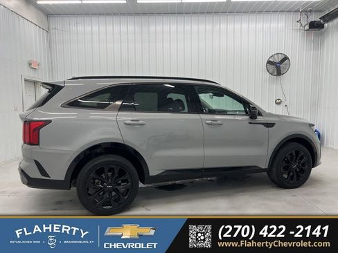Used 2022 Kia Sorento SX image 2