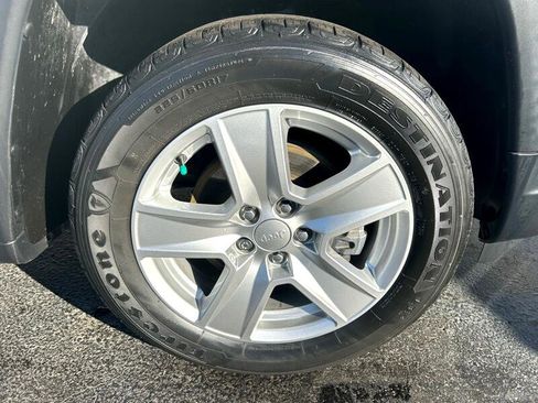 Used 2022 Jeep Compass Latitude image 36