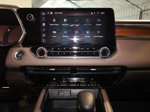 Certified 2023 GMC Canyon Denali w/ Denali Black Edition AWD/4WD image 16