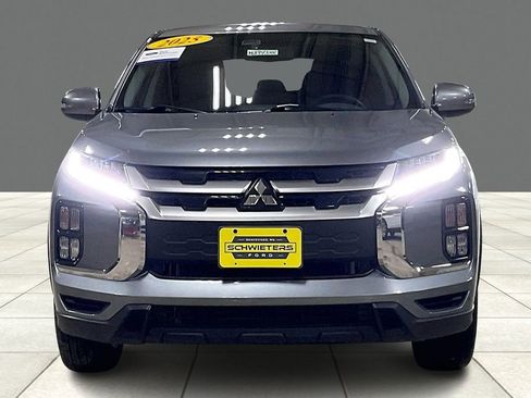 Used 2025 Mitsubishi Outlander Sport SE image 3