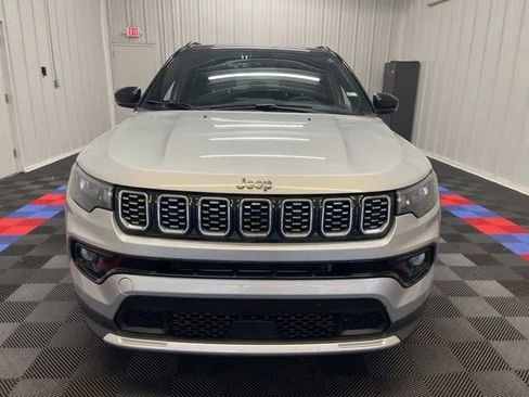 Used 2025 Jeep Compass Limited AWD/4WD image 7