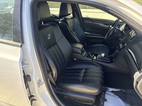 Used 2019 Chrysler 300 S w/ Safetytec Plus Group image 17