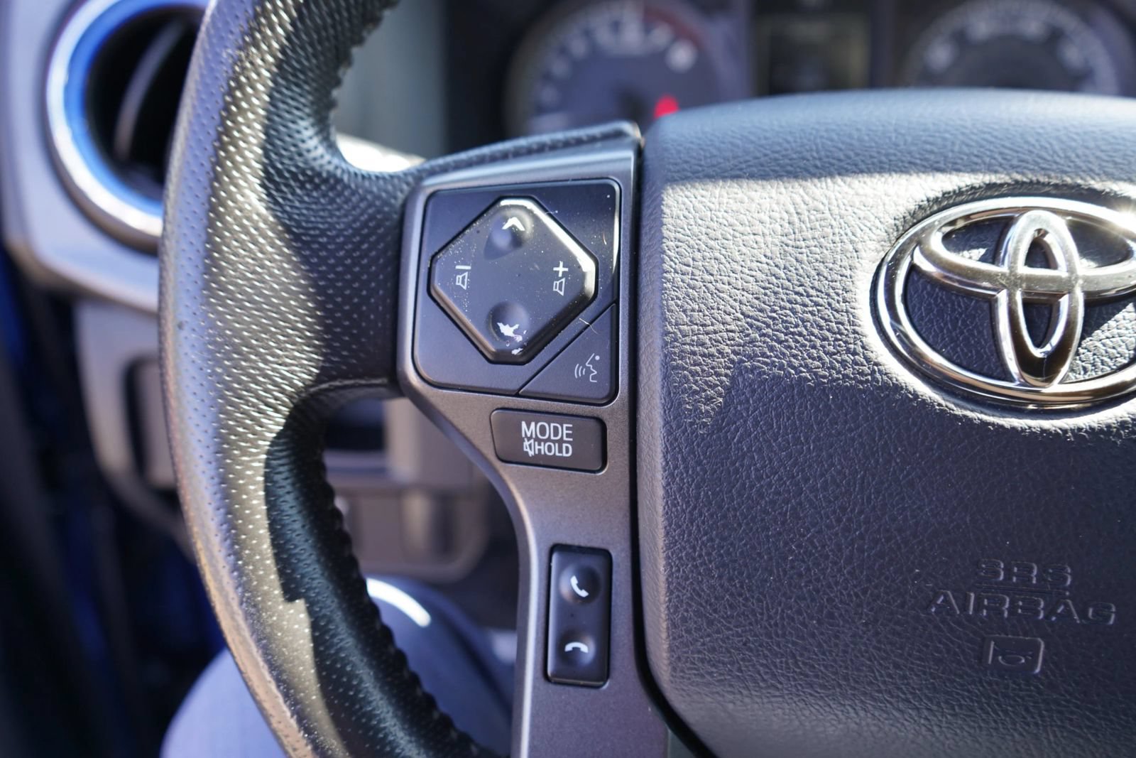 Used 2016 Toyota Tacoma TRD Off-Road RWD image 15