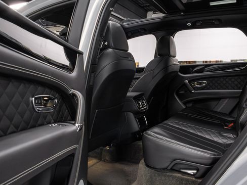 Used 2017 Bentley Bentayga W12 image 12