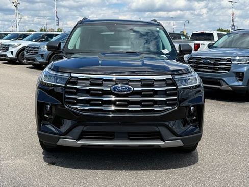 Used 2026 Ford Explorer Active w/ Active Comfort Package AWD/4WD image 2