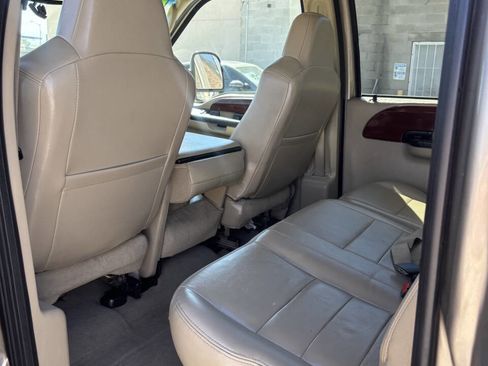 Used 2005 Ford F250 Lariat image 21