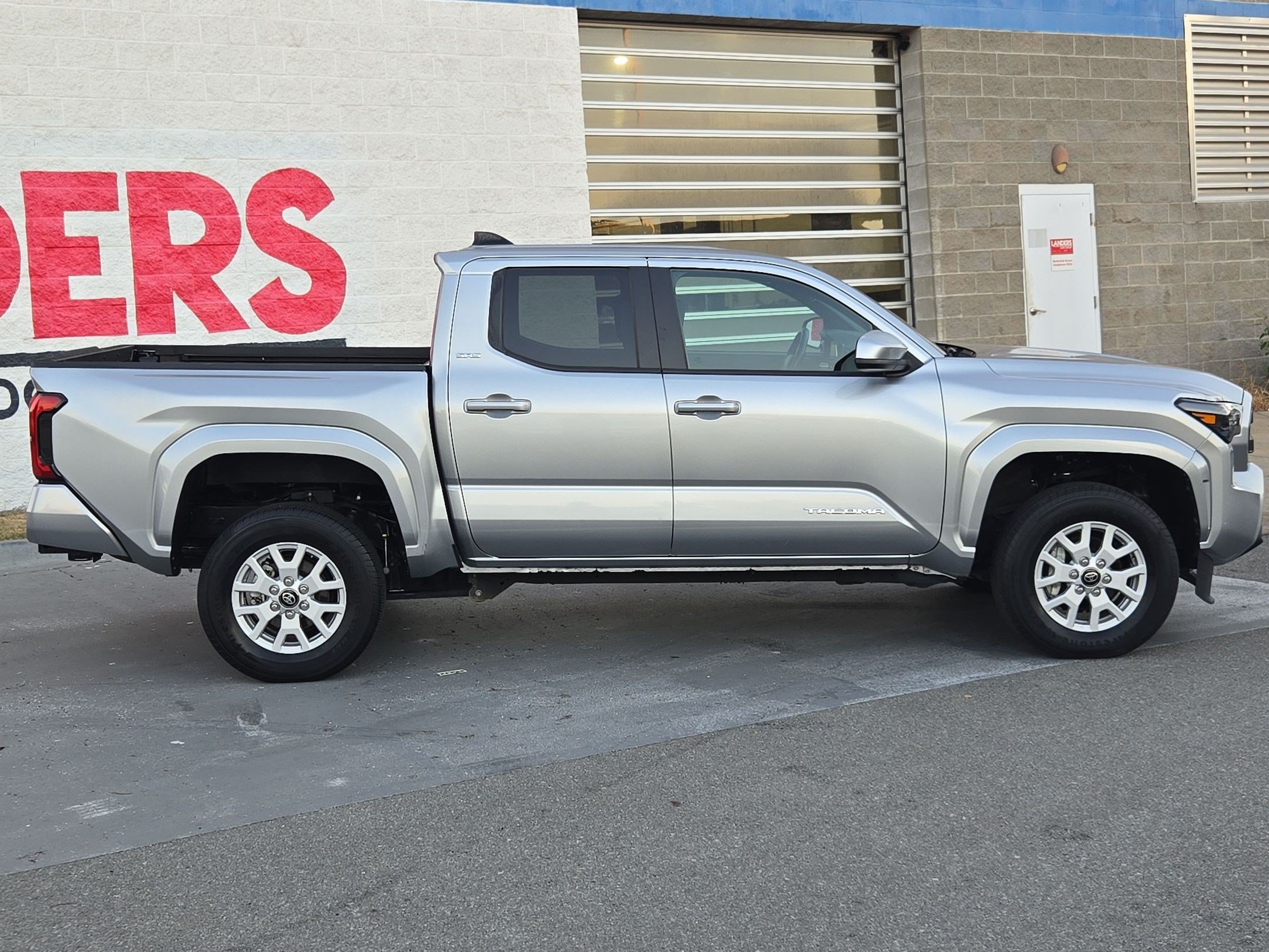 Used 2024 Toyota Tacoma SR5 RWD image 8