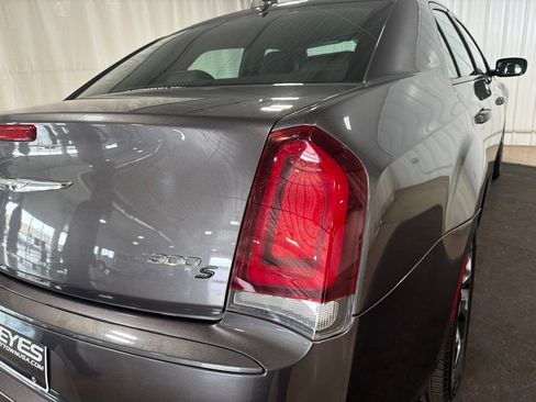 Used 2018 Chrysler 300 S AWD/4WD image 16