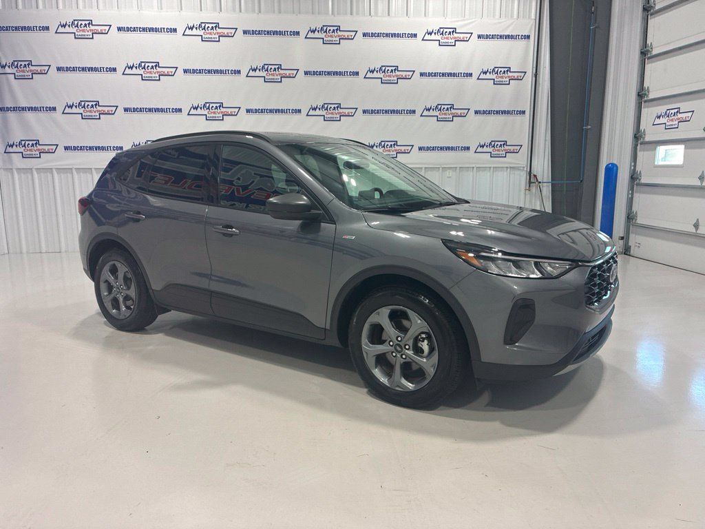 Used 2025 Ford Escape ST-Line FWD image 7