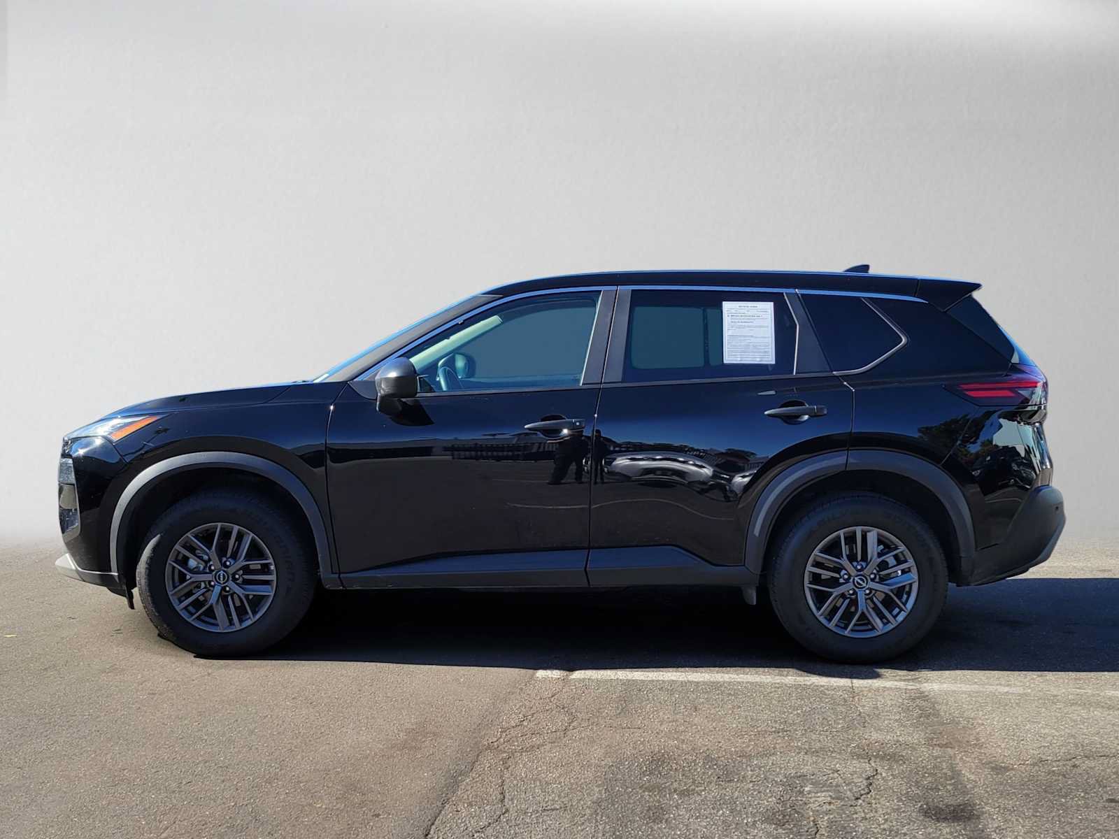 Used 2023 Nissan Rogue S AWD/4WD image 6