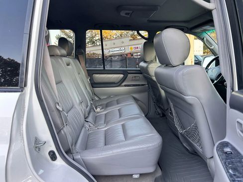 Used 2005 Toyota Land Cruiser image 12