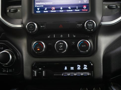 Used 2019 RAM 1500 Big Horn AWD/4WD image 18