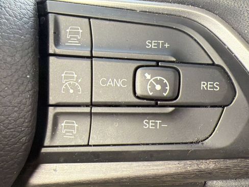Used 2024 Jeep Grand Cherokee Limited w/ Luxury Tech Group II AWD/4WD image 25