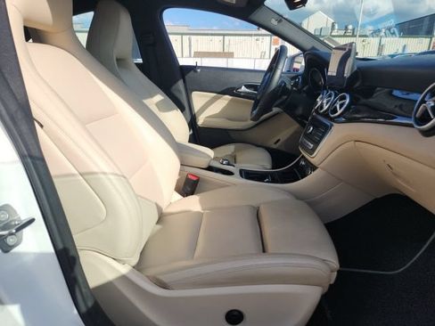 Used 2018 Mercedes-Benz CLA 250 image 12