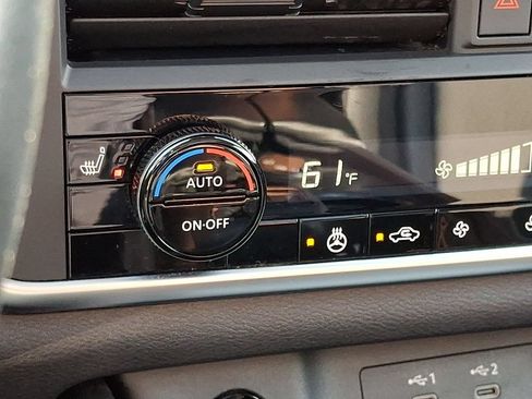 Used 2024 Nissan Rogue SV w/ SV Premium Package AWD/4WD image 26