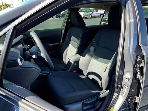 Used 2025 Toyota Corolla LE FWD image 17