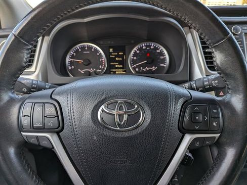 Used 2017 Toyota Highlander Plus image 26