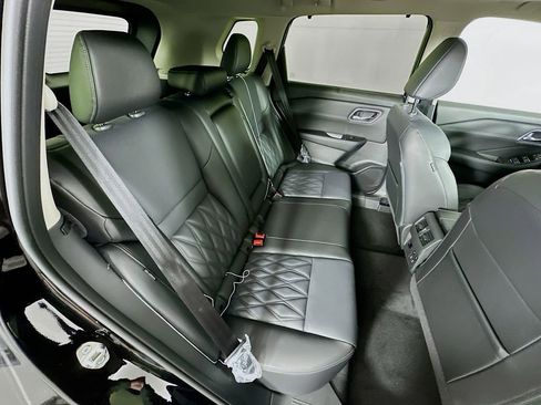 New 2026 Nissan Rogue Platinum w/ Platinum Premium Package image 34