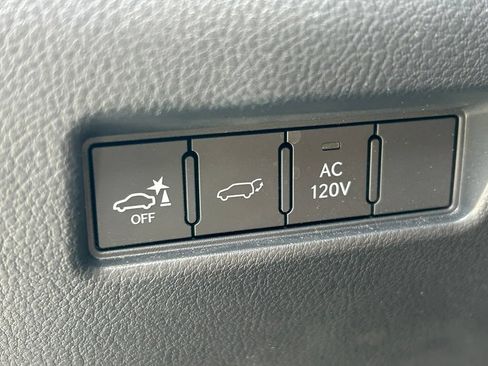 Used 2025 Lexus GX 550 w/ Accessory Package (31) AWD/4WD image 28