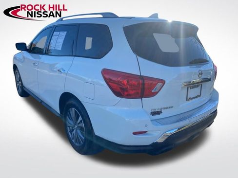 Used 2020 Nissan Pathfinder SV image 5