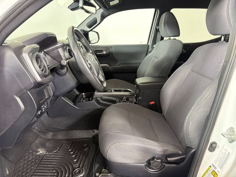 Used 2019 Toyota Tacoma TRD Off-Road AWD/4WD image 17
