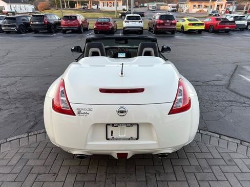 Used 2017 Nissan 370Z Touring Sport image 14