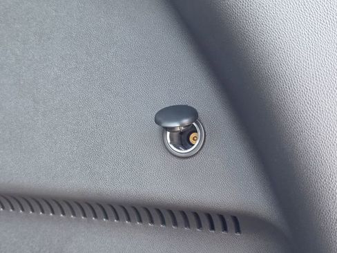 Used 2024 Chevrolet Equinox LS FWD image 28