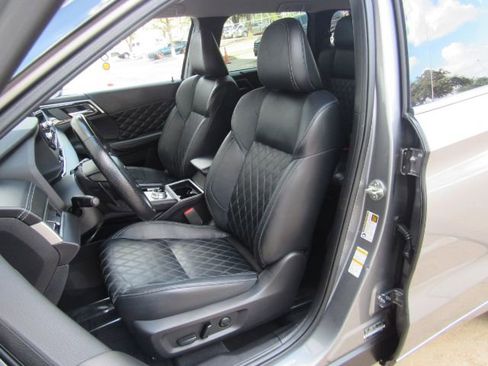 Used 2022 Mitsubishi Outlander SEL image 16