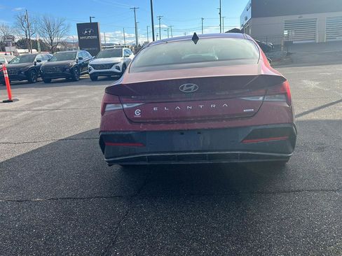 Certified 2024 Hyundai Elantra Limited image 4