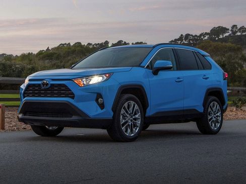 Used 2021 Toyota RAV4 XLE Premium image 1