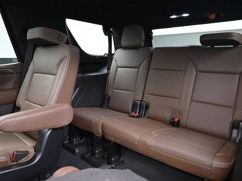 Used 2022 Chevrolet Tahoe High Country w/ Premium Package 2 AWD/4WD image 22