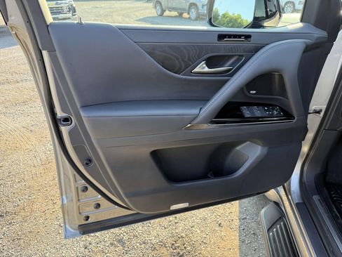 Used 2024 Lexus LX 600 4WD w/ Appearance Package image 12