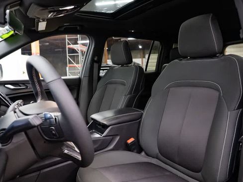 Used 2025 Jeep Grand Cherokee L Laredo w/ Luxury Tech Group I AWD/4WD image 24